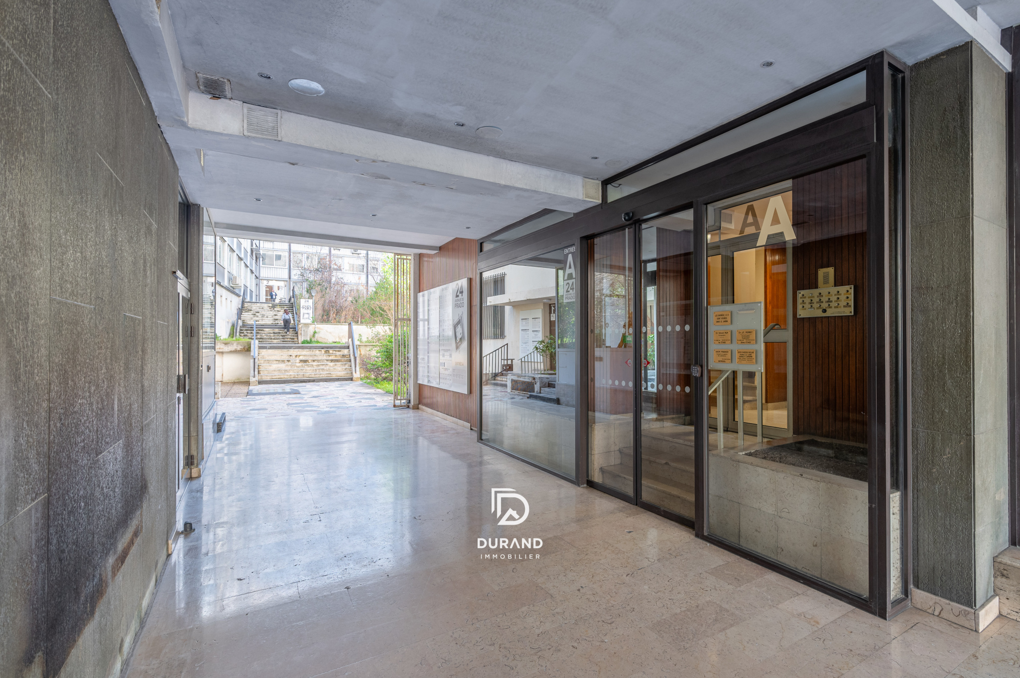 BUREAUX - INVESTISSEMENT -  PRADO/CASTELLANE - 13006 MARSEILLE