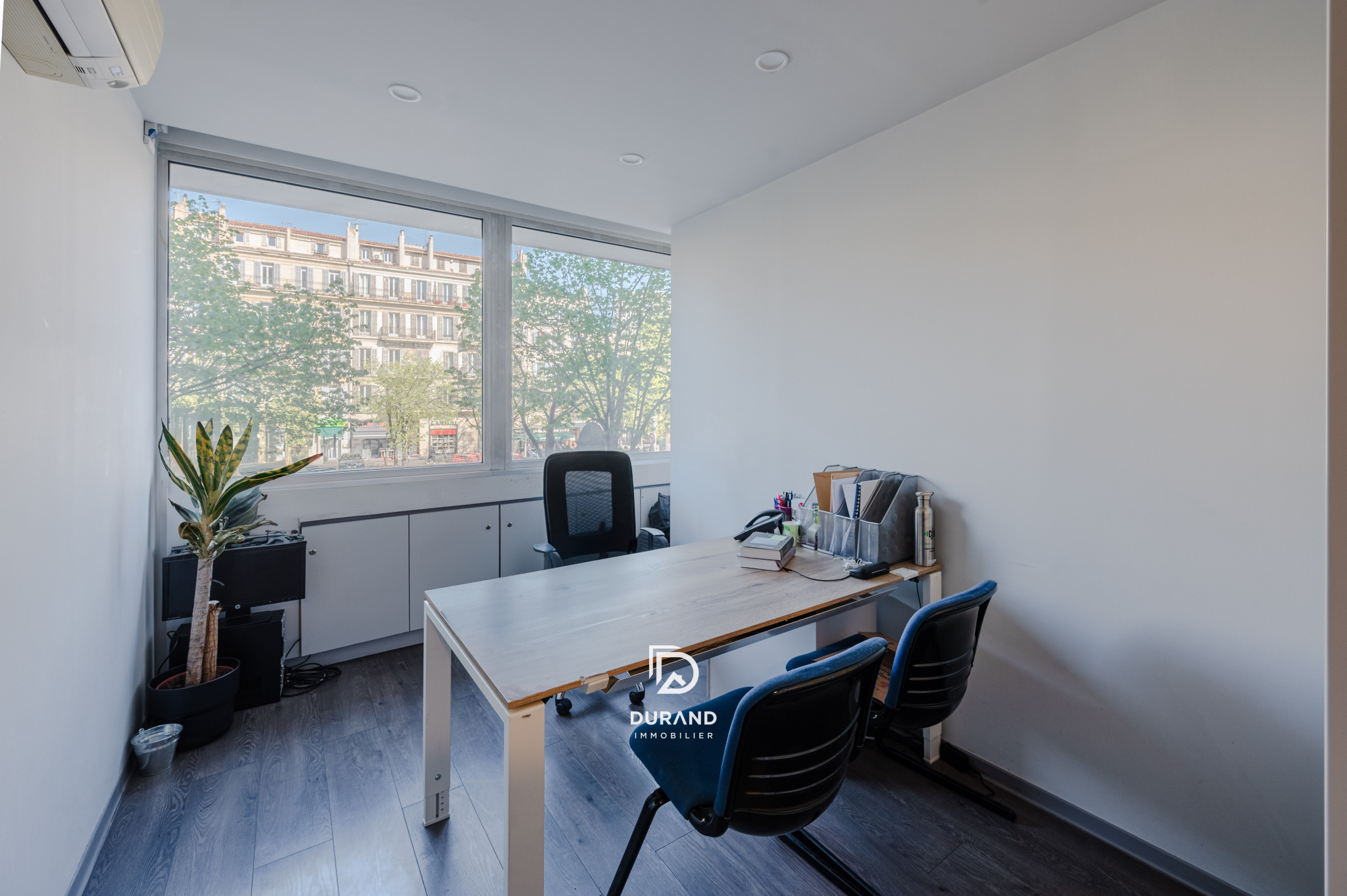 BUREAUX - INVESTISSEMENT -  PRADO/CASTELLANE - 13006 MARSEILLE