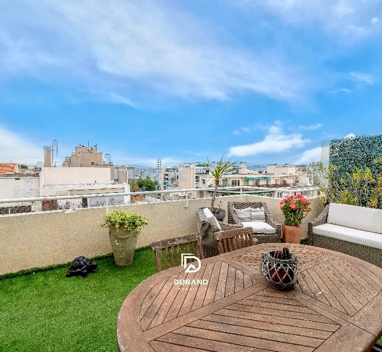 T4 - TERRASSE 27M2 - BALCON - DERNIER ETAGE