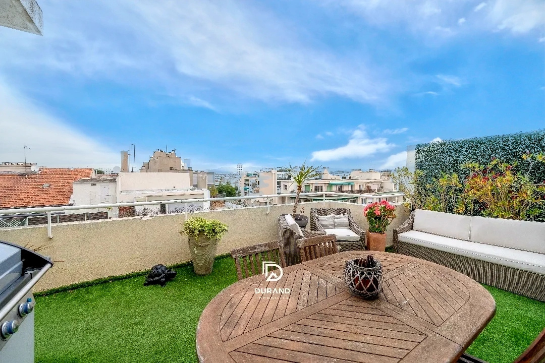 T4 - TERRASSE 27M2 - BALCON - DERNIER ETAGE