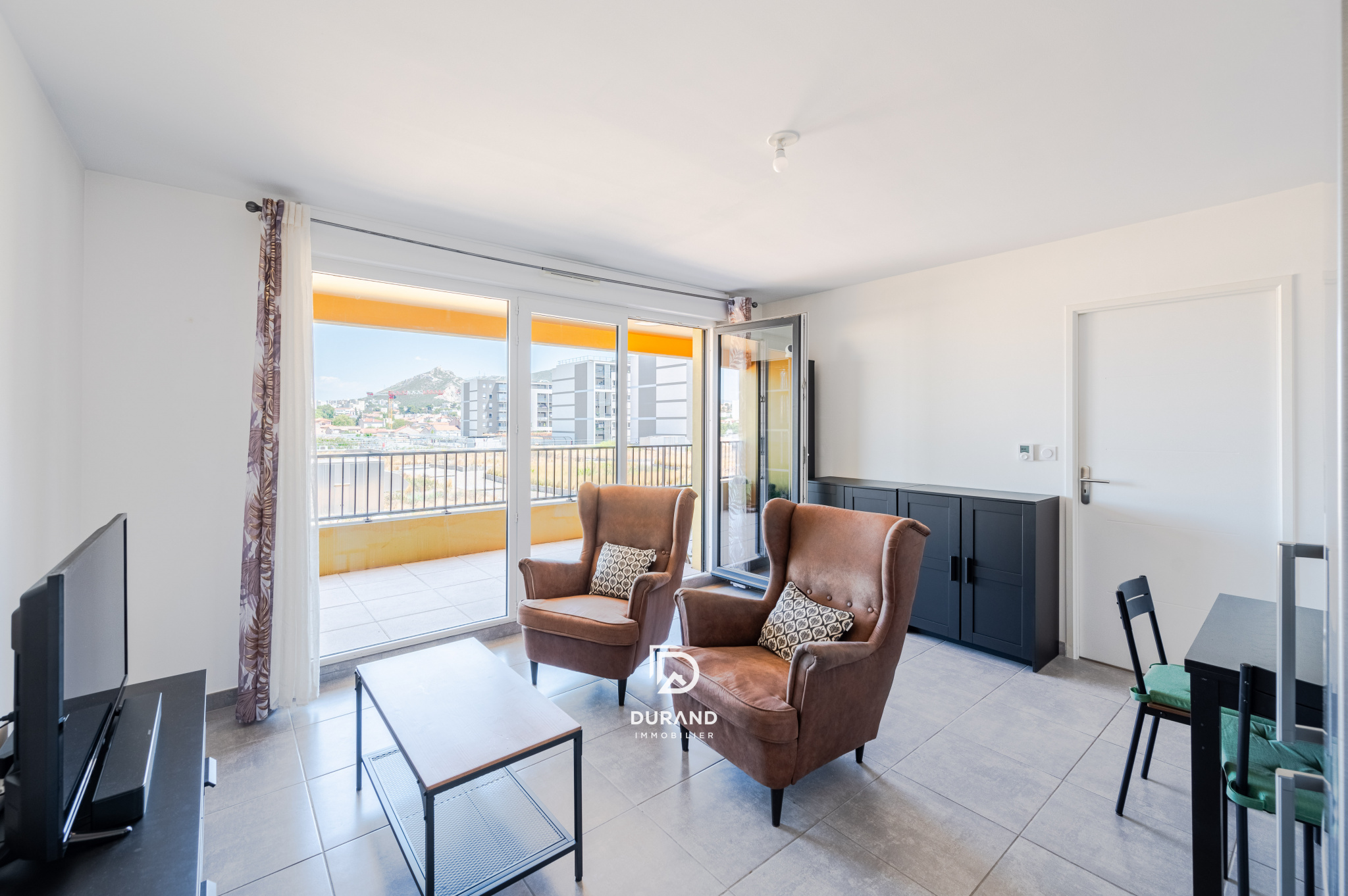 85 M2 APPARTEMENT - PARKING - TERRASSE - 13010 MARSEILLE