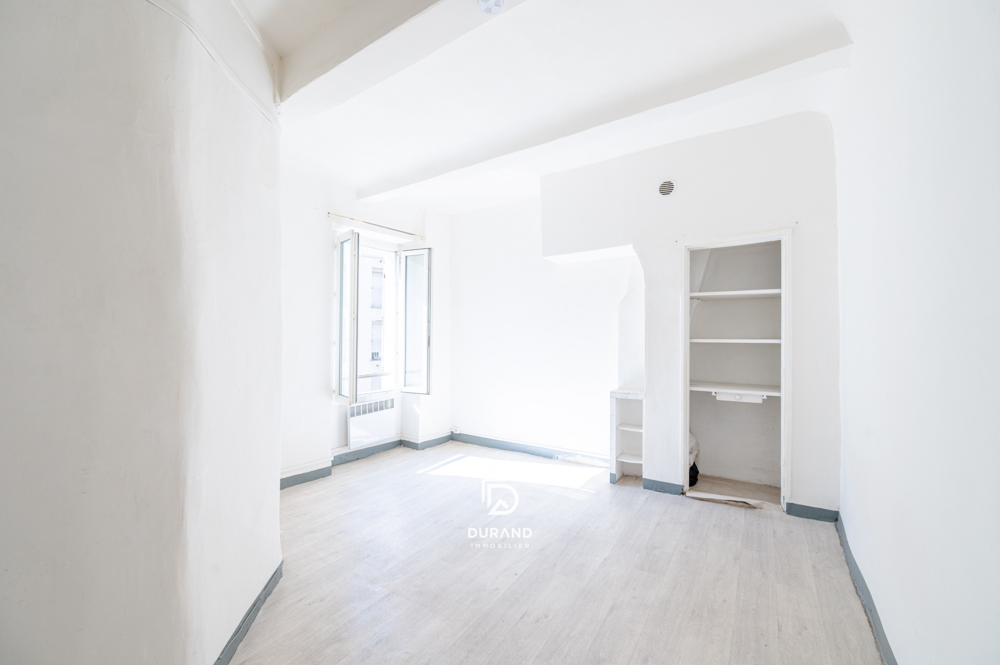 APPARTEMENT 2 PIÈCES 35M2 - LE PANIER - 13002 MARSEILLE