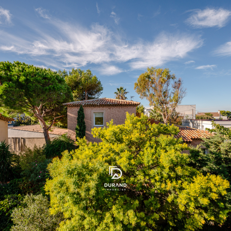 MAISON - JARDIN - BORD DE MER -  MONTREDON - 13008 MARSEILLE