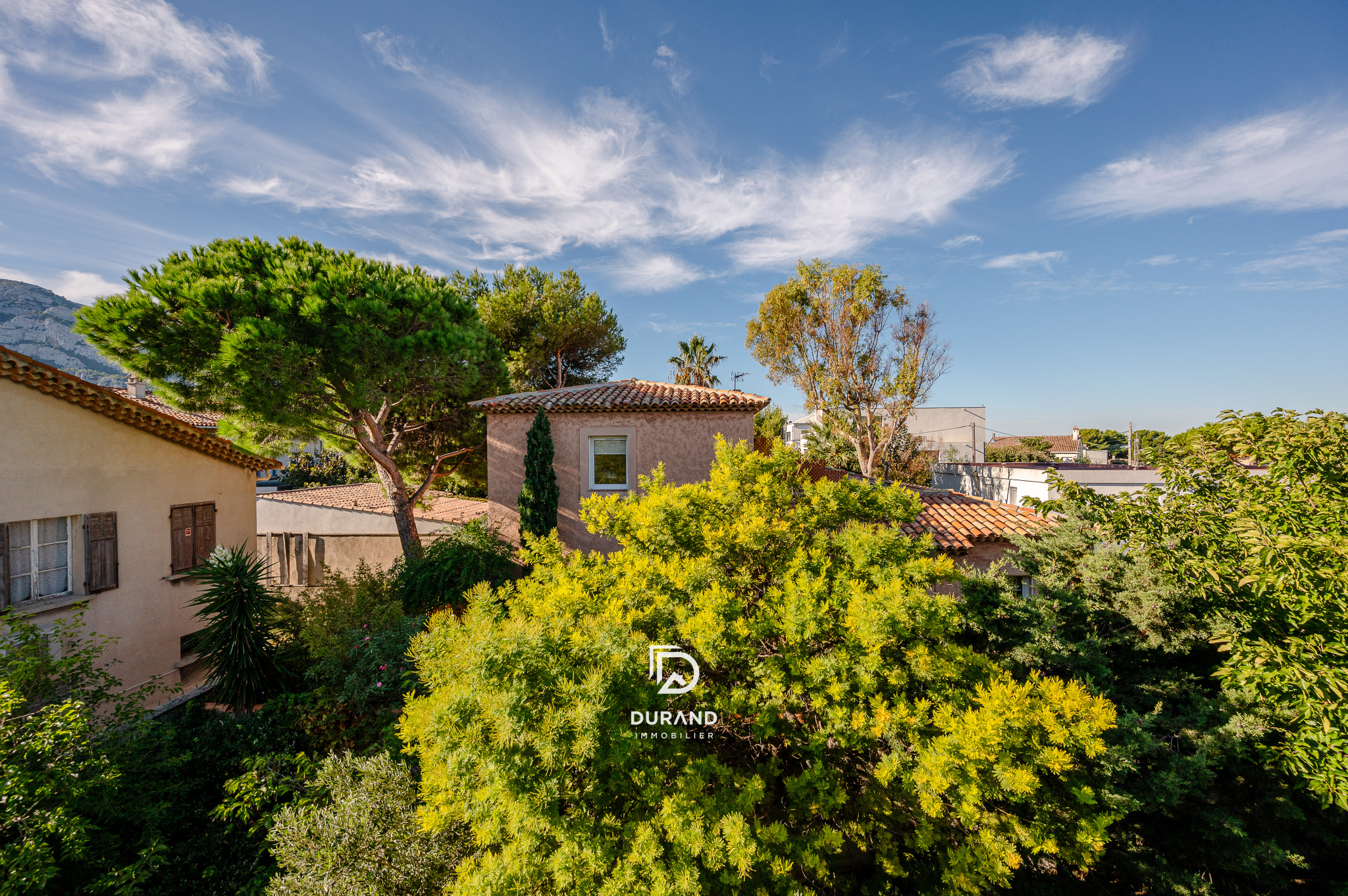 MAISON - JARDIN - BORD DE MER -  MONTREDON - 13008 MARSEILLE