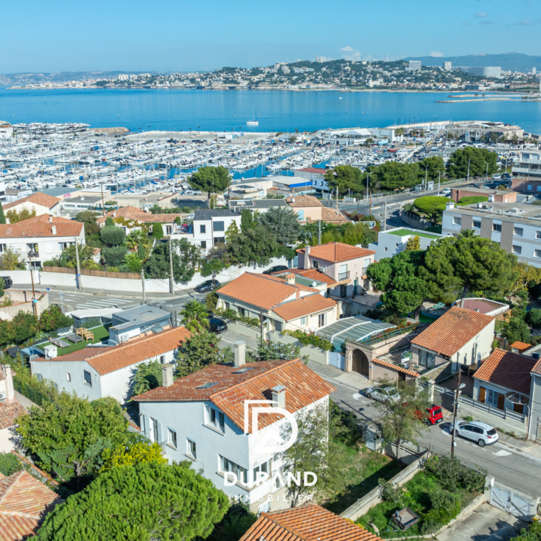 MAISON - JARDIN - BORD DE MER -  MONTREDON - 13008 MARSEILLE