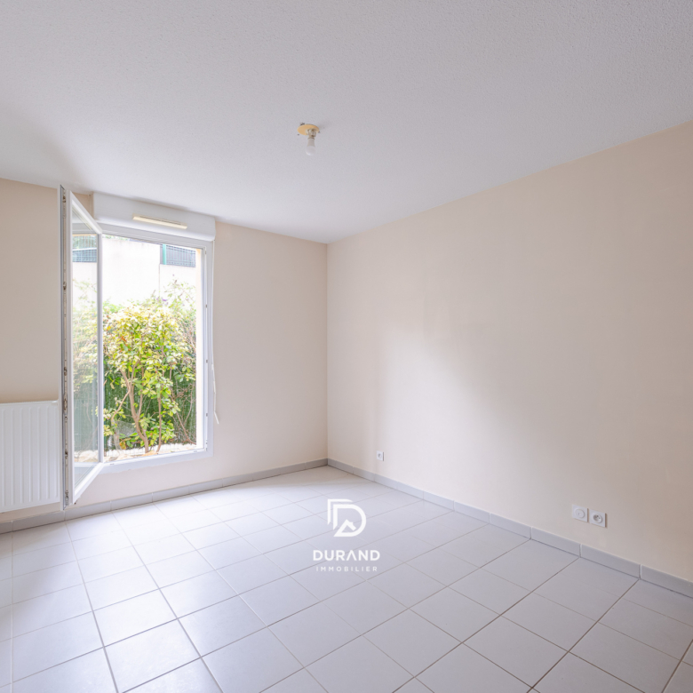 APPARTEMENT - T3 - 58M2 - LES TROIS LUCS - 13012 MARSEILLE