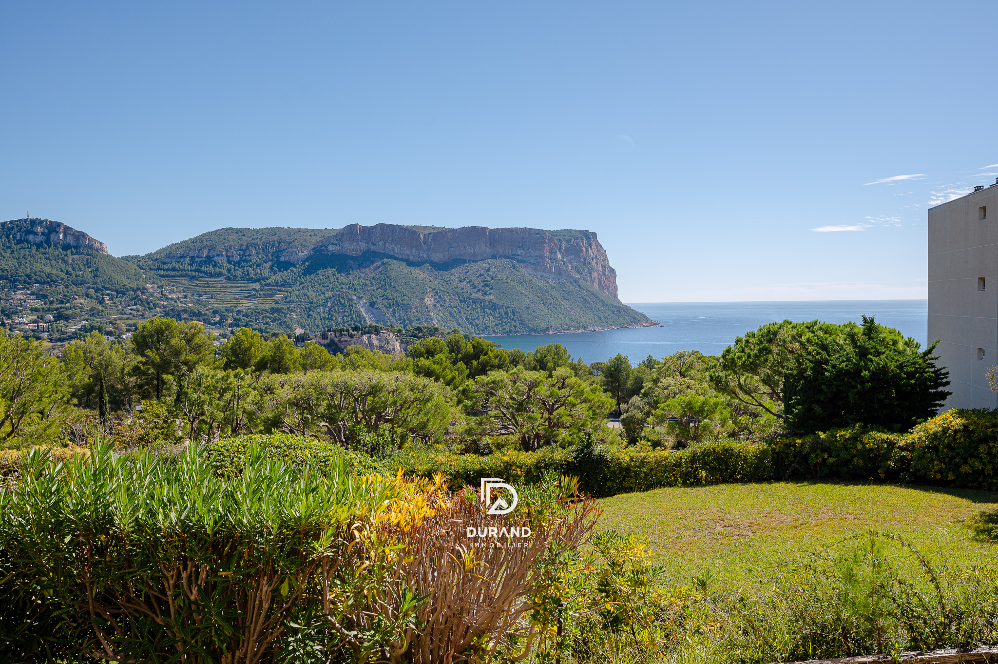 APPARTEMENT - VUE MER - TERRES MARINES - 13260 CASSIS