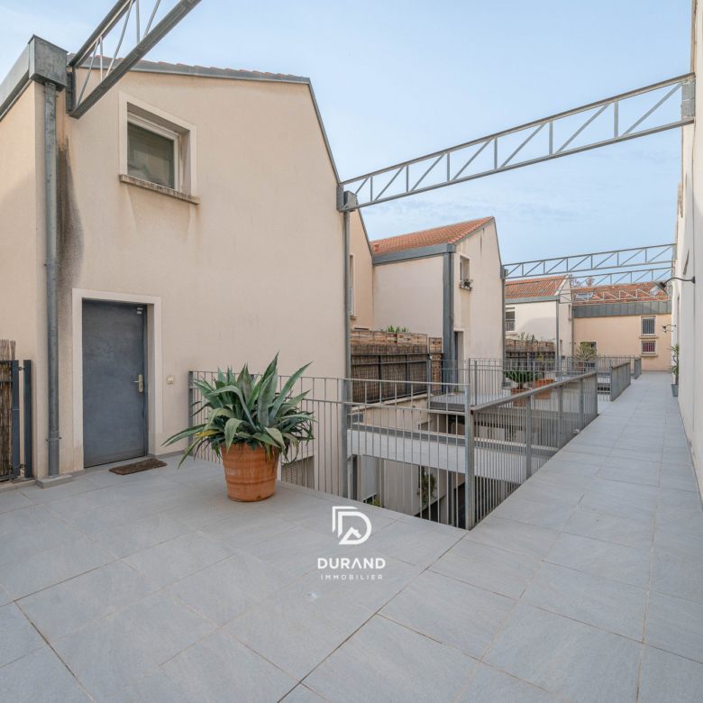 APPARTEMENT - DUPLEX COUP DE COEUR - LA JOLIETTE -13002 MARSEILLE