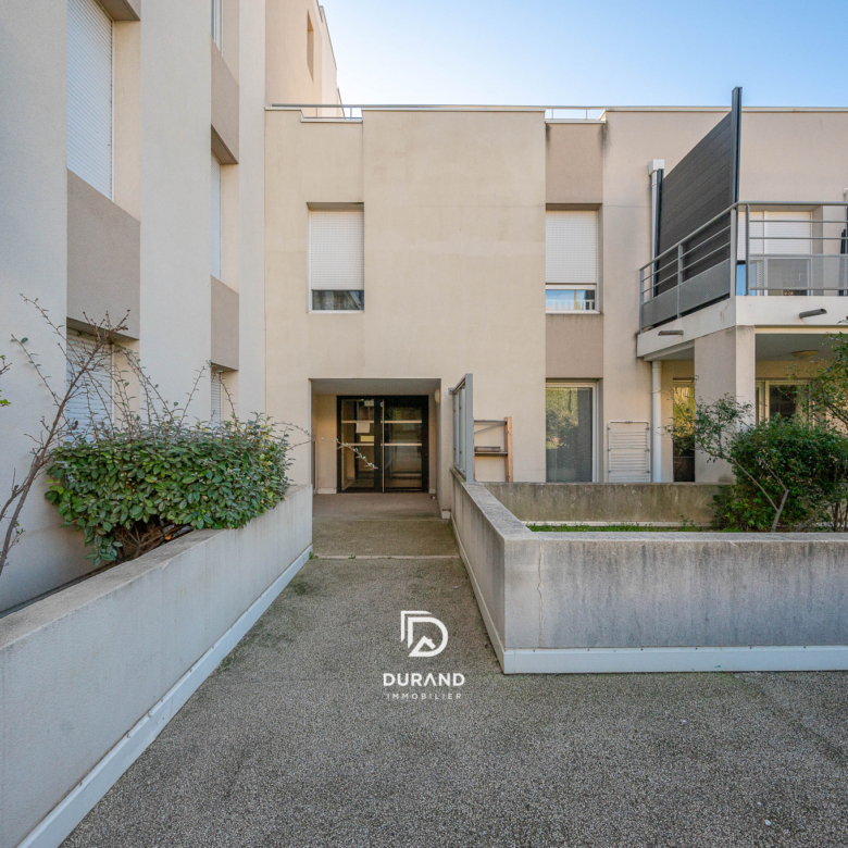 APPARTEMENT - TERRASSE - PARKING - LA VISTE - 13015 MARSEILLE