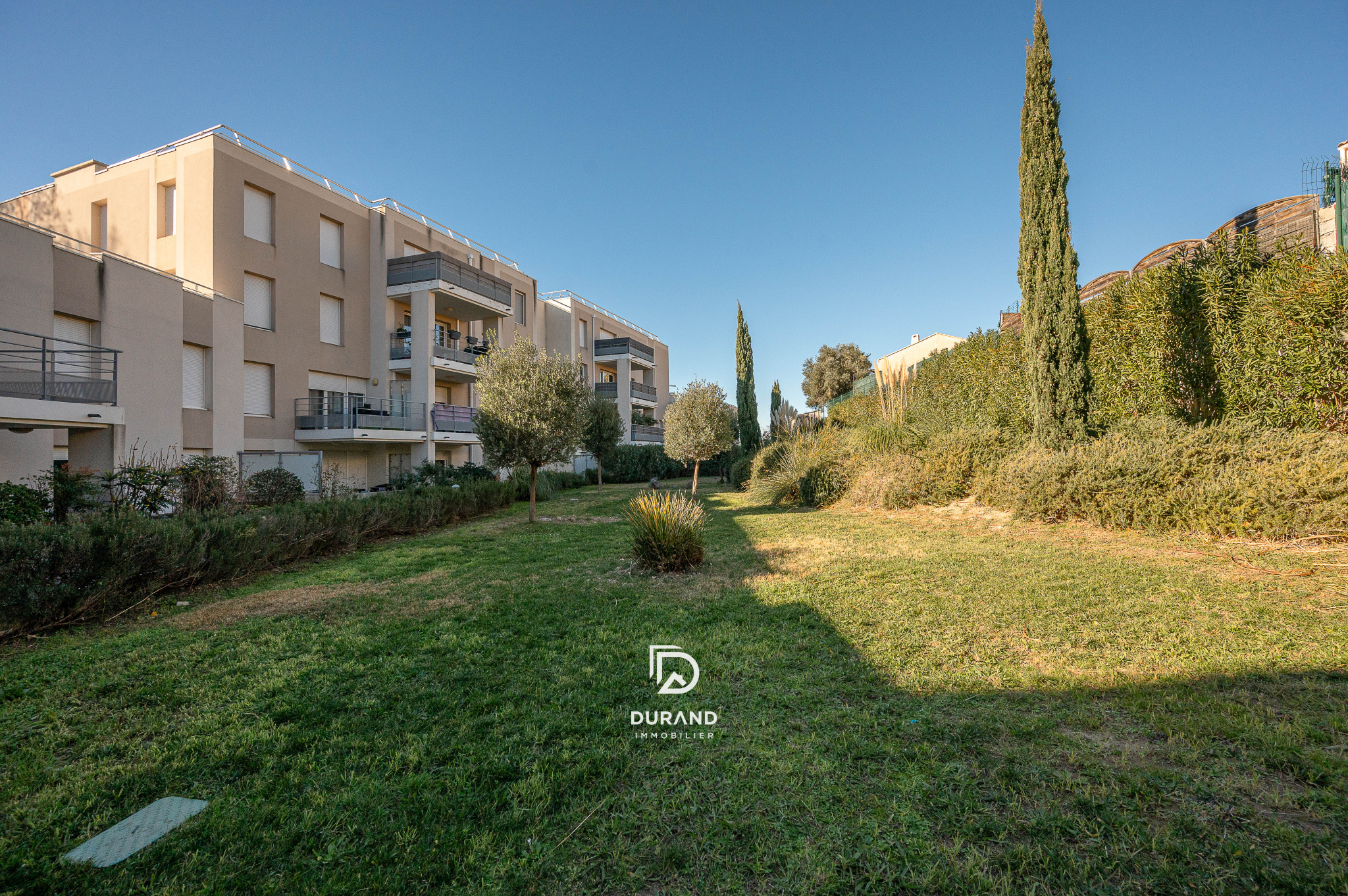 APPARTEMENT - TERRASSE - PARKING - LA VISTE - 13015 MARSEILLE