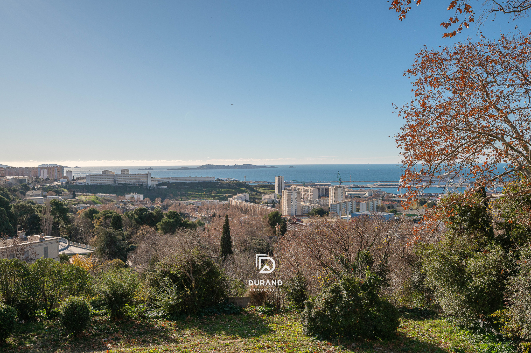 APPARTEMENT - TERRASSE - PARKING - LA VISTE - 13015 MARSEILLE