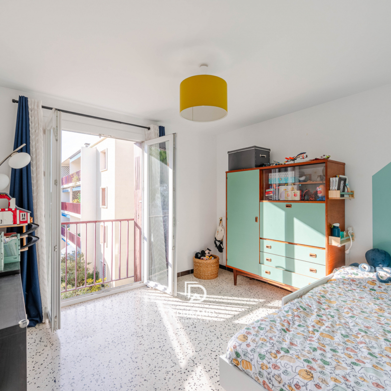 APPARTEMENT - BALCON - GARAGE - SAINTE-ANNE - 13008 MARSEILLE