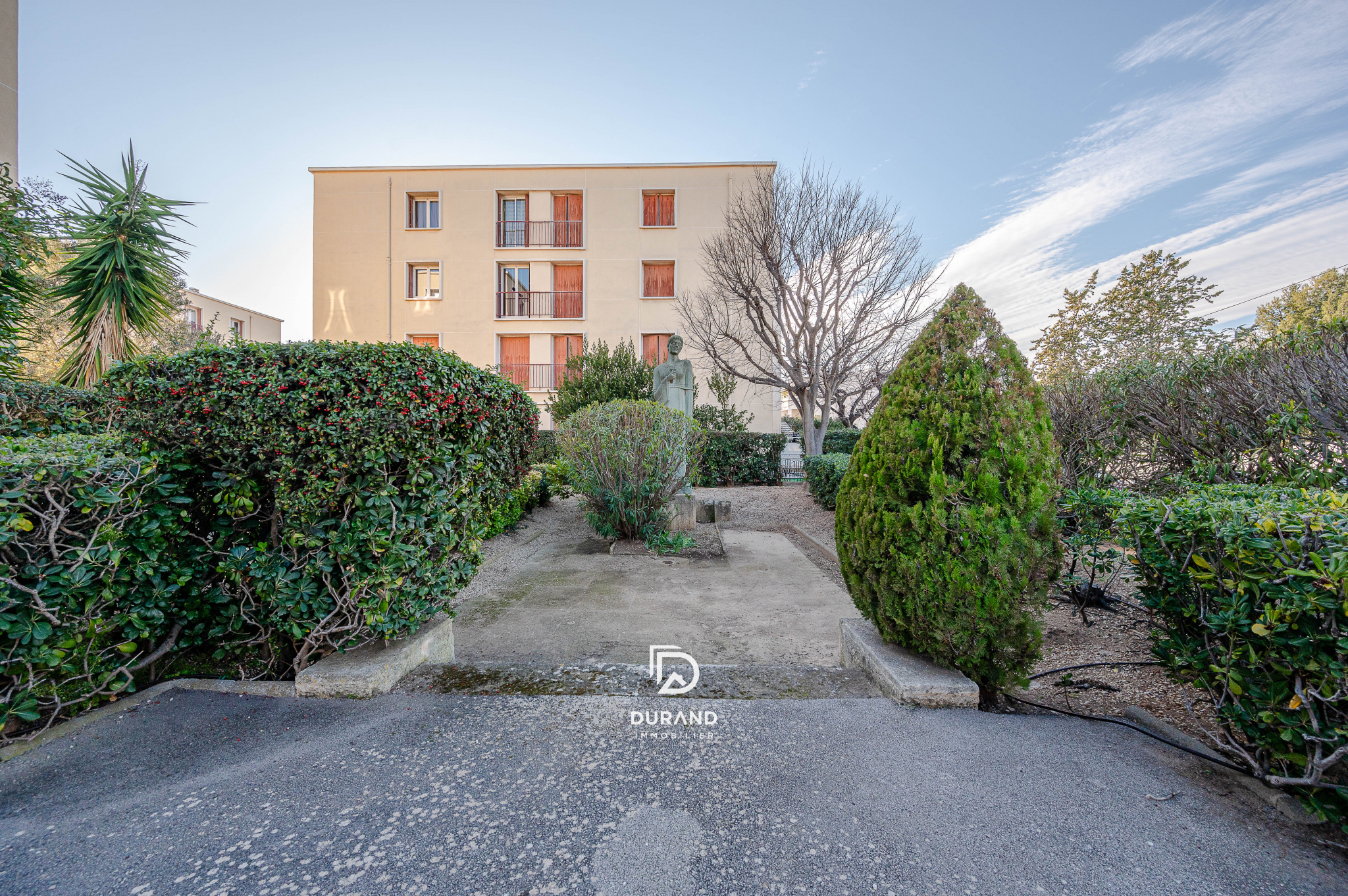 APPARTEMENT - BALCON - GARAGE - SAINTE-ANNE - 13008 MARSEILLE