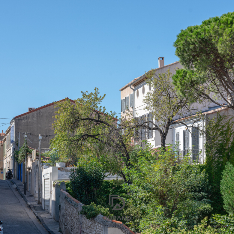 APPARTEMENT - ROUCAS BLANC - 13007 MARSEILLE